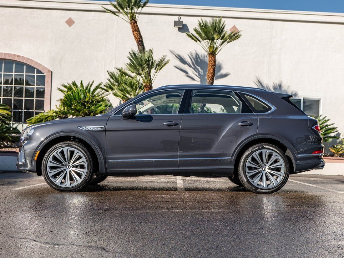 Suv in La Jolla, CA, United States 5 - 16890824