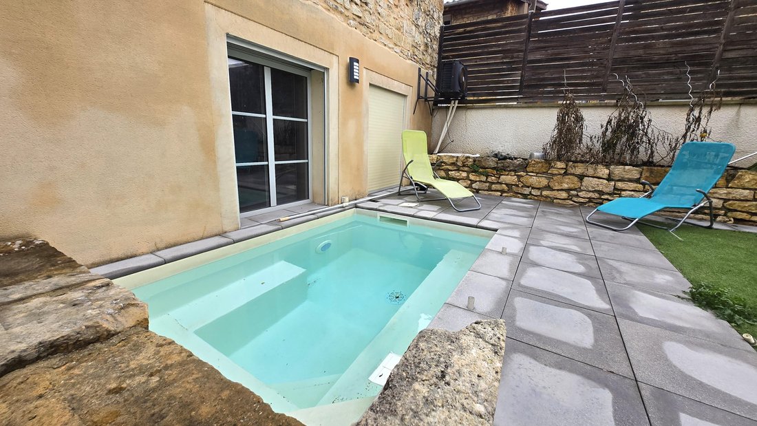 House in Villefranche-sur-Saone, Auvergne-Rhône-Alpes, France 1 - 17012117