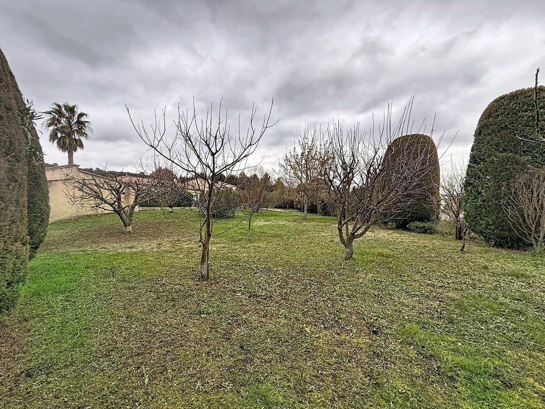 Estate in Uzès, Occitania, France 2 - 17286954
