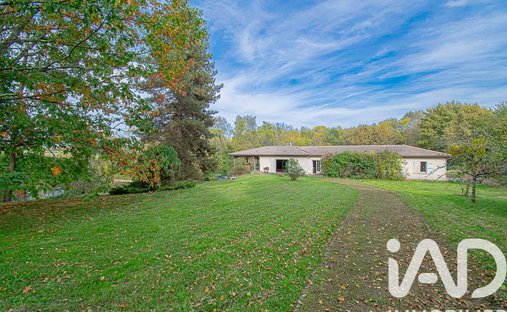 House in Creon, Nouvelle-Aquitaine, France 1