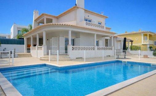 Villa in Olhos de Agua, Algarve, Portugal 1