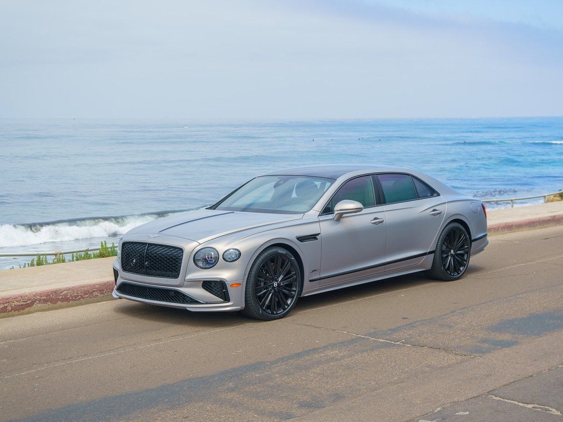 Sedan in La Jolla, CA, United States 1 - 16890801