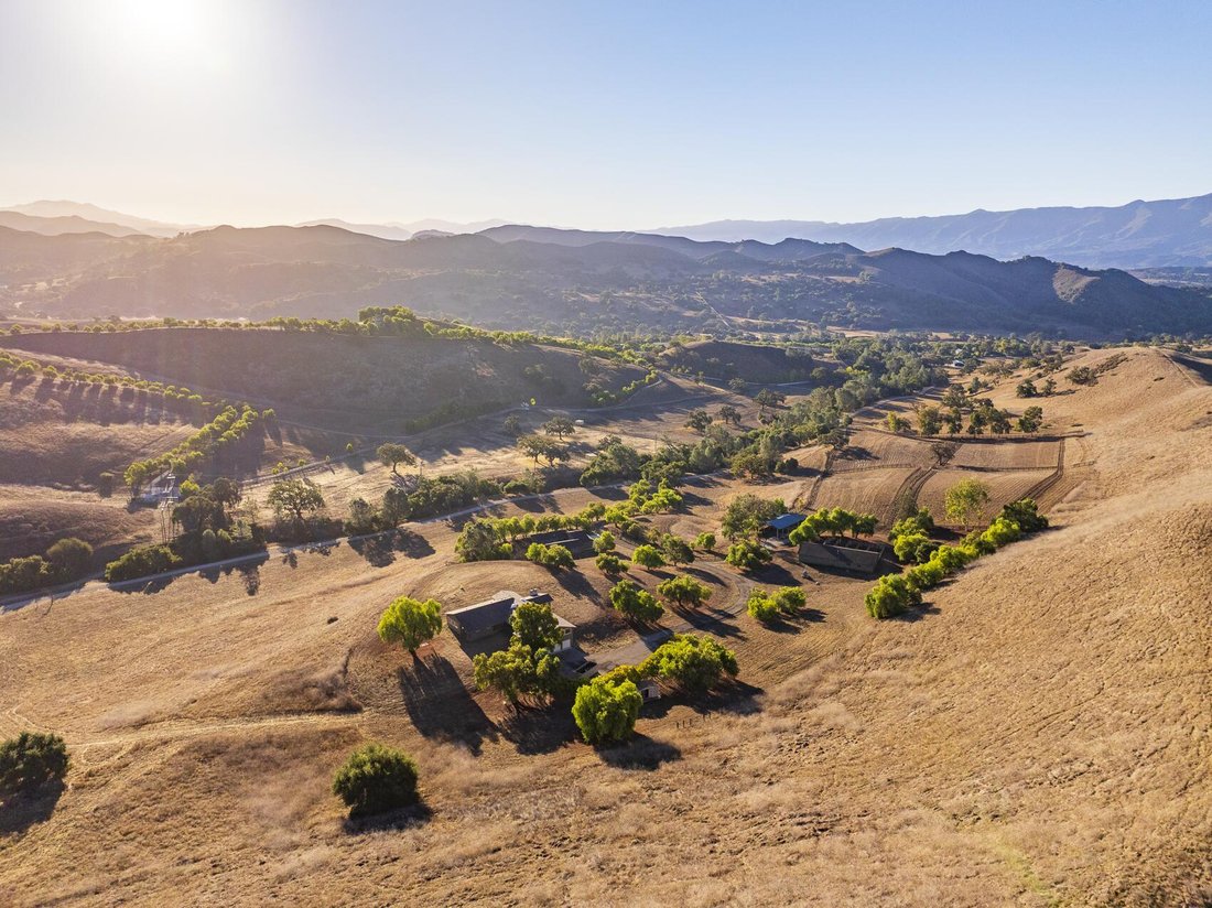 Farm Ranch in Santa Ynez, California, United States 3 - 17288212