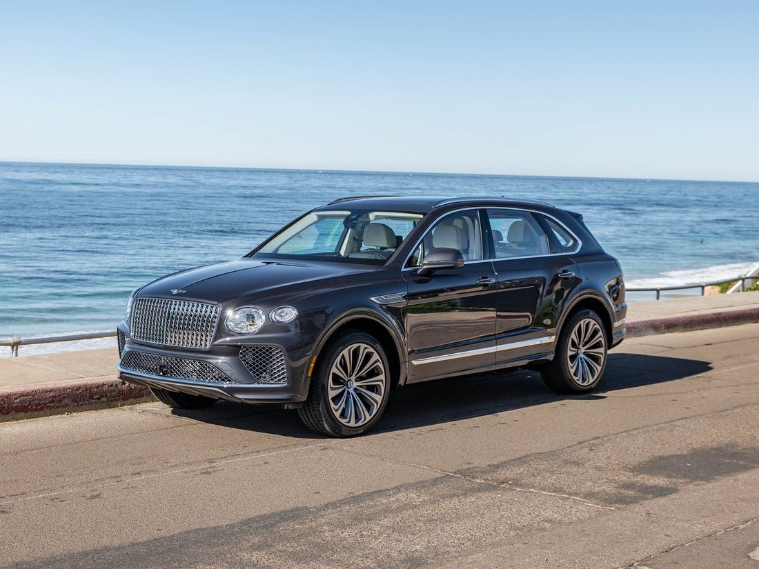 Suv in La Jolla, CA, United States 1 - 16890824