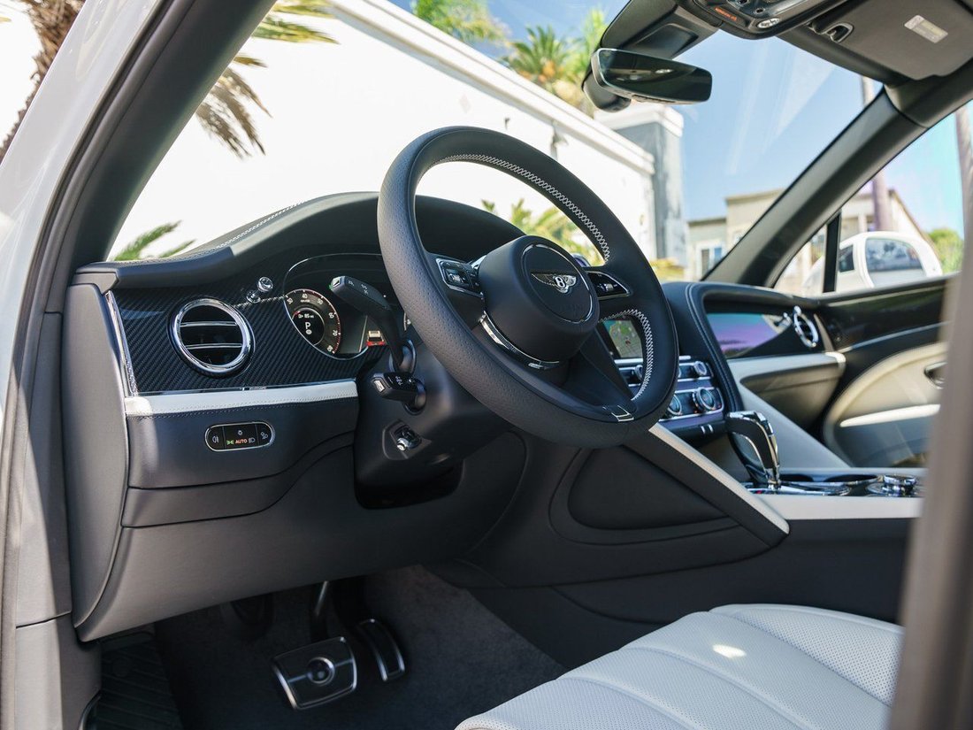 Suv in La Jolla, CA, United States 2 - 16890831