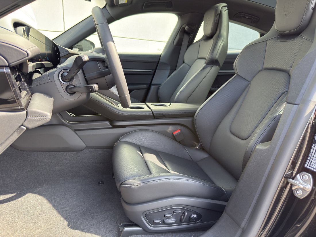 Sedan in Memphis, TN, United States 5 - 17287487