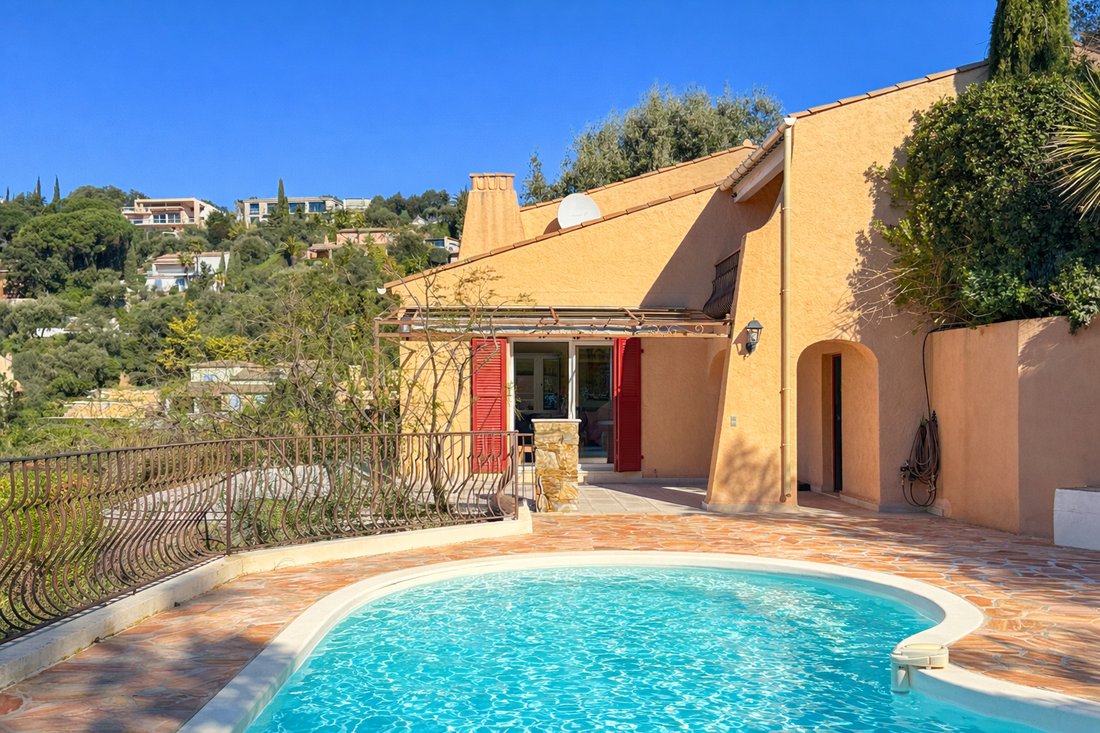 Villa in Les Issambres, Roquebrune-sur-Argens, France 2 - 17287124