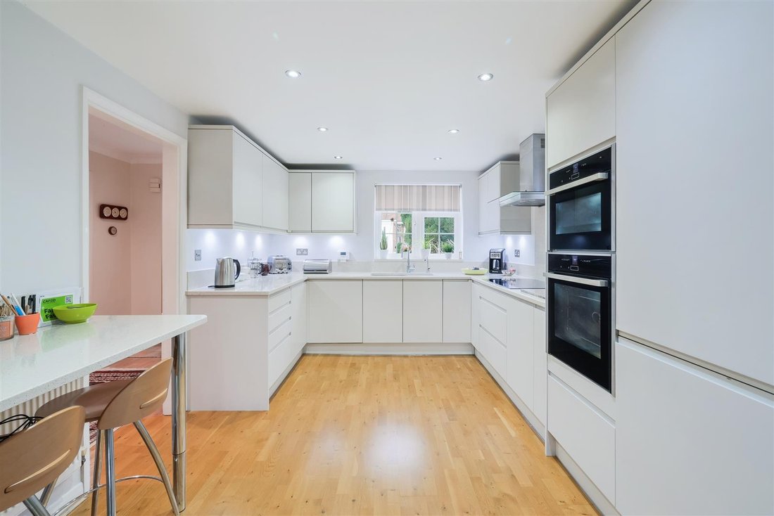 House in Banstead, Reigate and Banstead, England 3 - 17288305