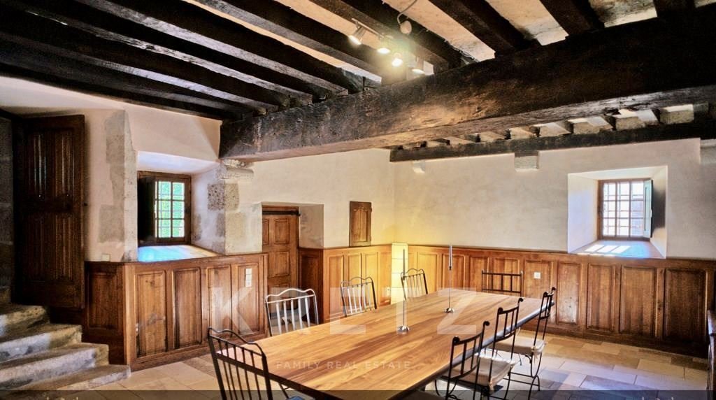 Castle in Saint-Pourcain-sur-Sioule, Auvergne-Rhône-Alpes, France 5 - 17286931
