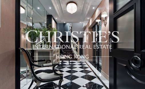 Casa a Hong Kong, Hong Kong 1