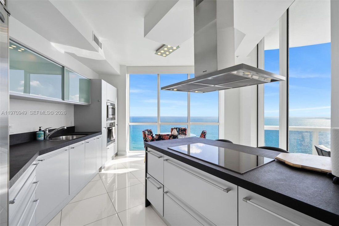 Condo in Sunny Isles Beach, Florida, United States 3 - 17288310