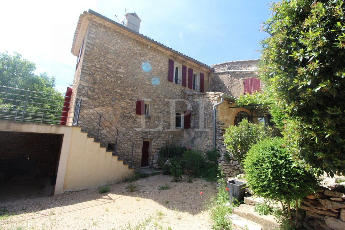 House in Saint-Saturnin-lès-Apt, Provence-Alpes-Côte d'Azur, France 2 - 17286975