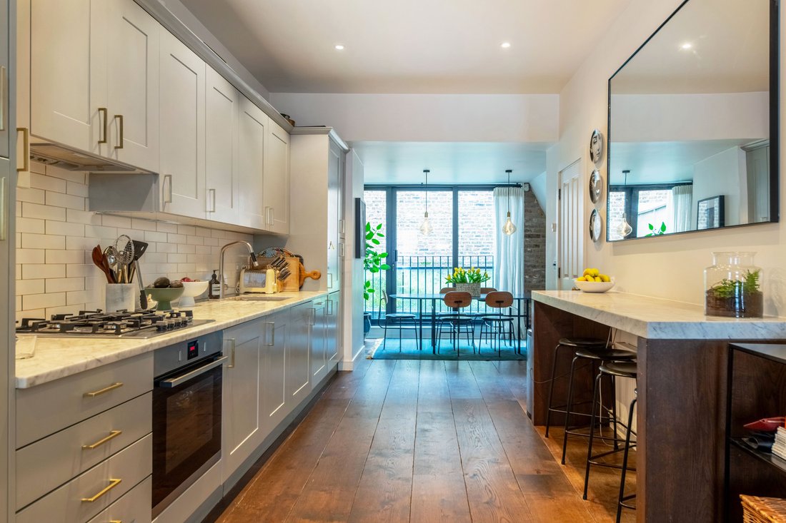 Apartment in Holland Park, Kensington And Chelsea, England 3 - 17286634