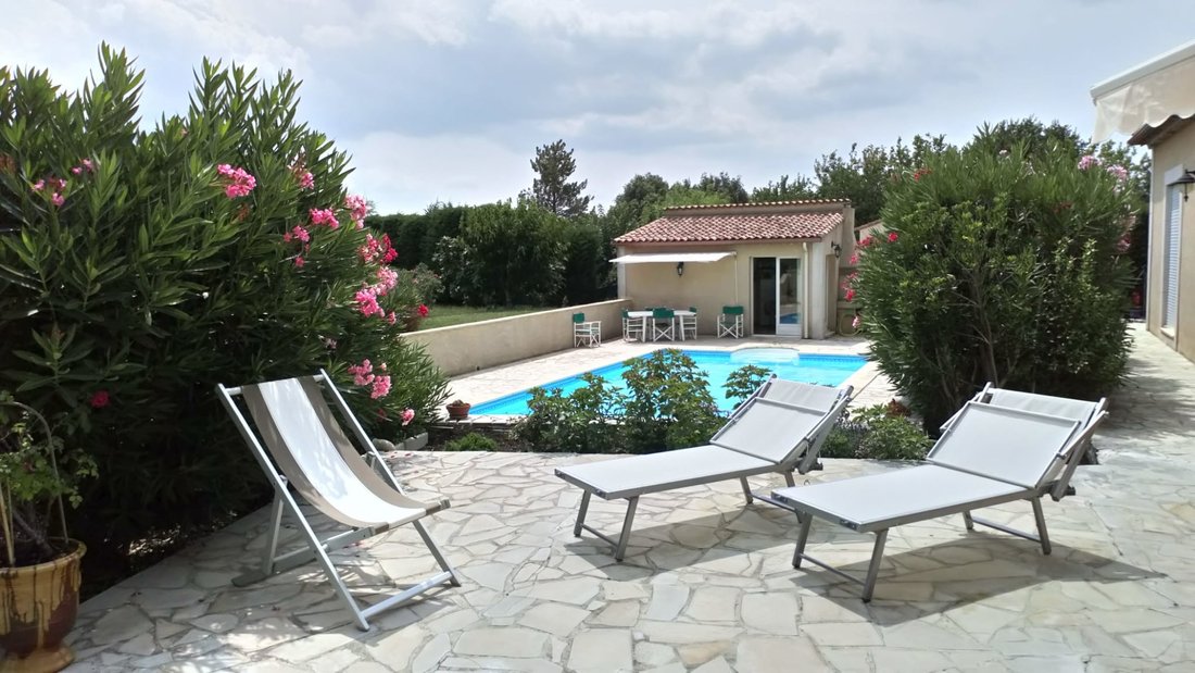 Estate in Uzès, Occitania, France 1 - 17286954