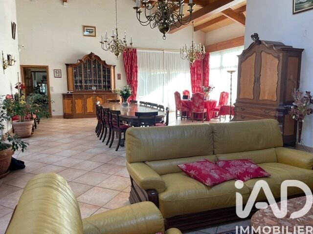 House in Saint-Germain-de-Lusignan, Nouvelle-Aquitaine, France 4 - 16708034