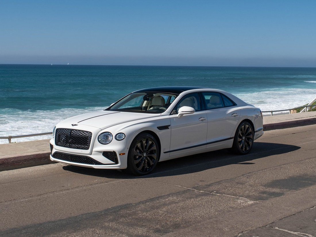 2026 Bentley Flying Spur in La Jolla, CA, United States 1 - 17090418