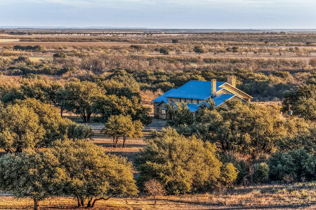 House in Coleman, Texas, United States 2 - 17286557