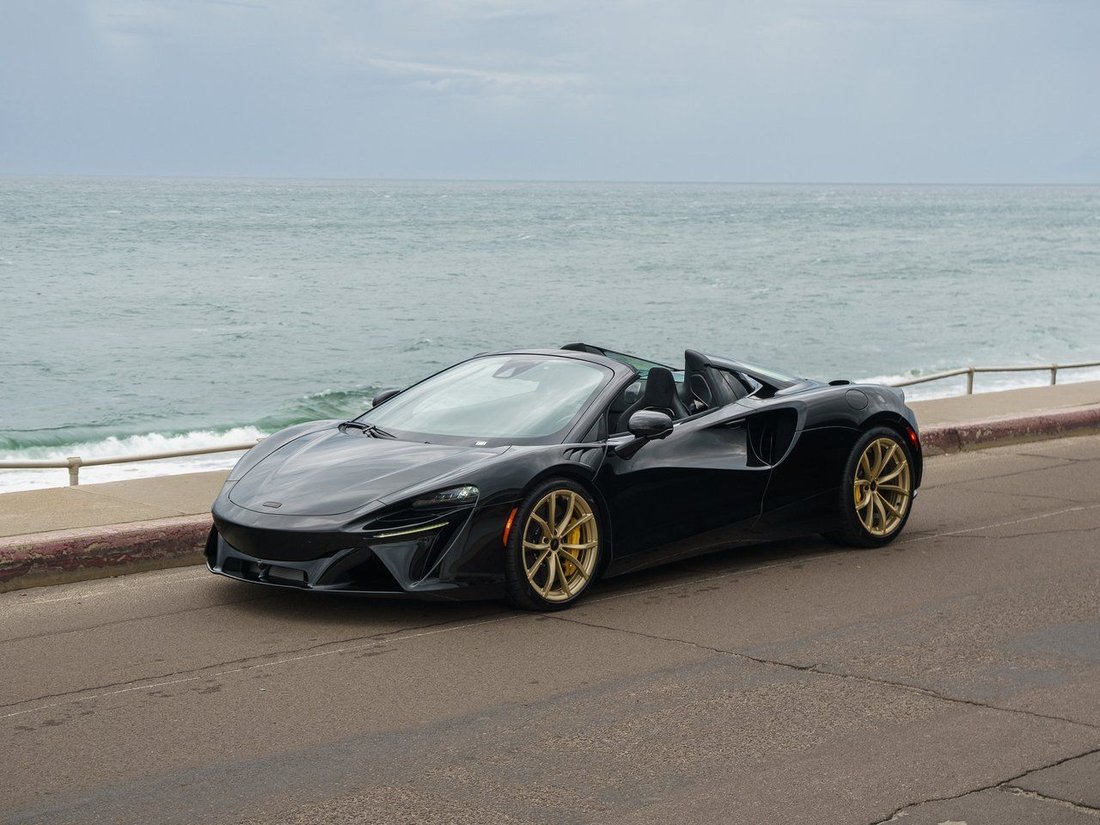 Cabriolet in La Jolla, CA, United States 1 - 16910217