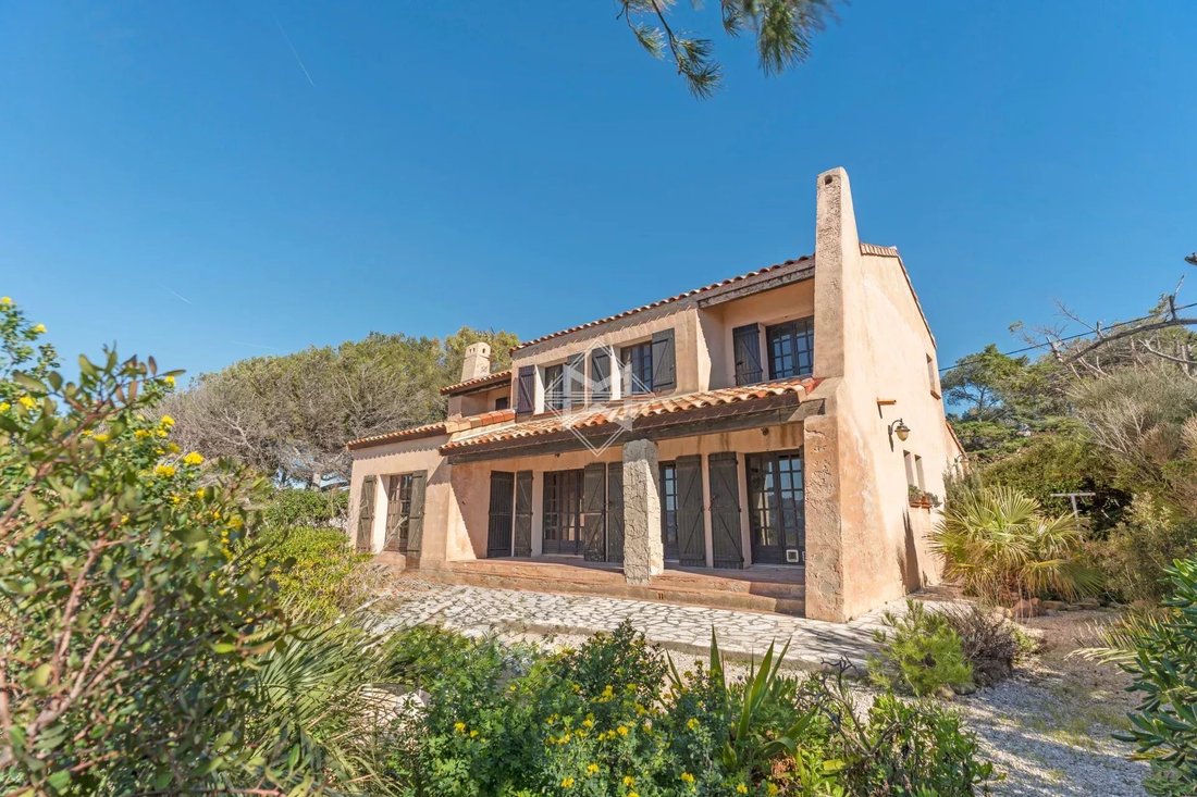 Villa in Pin Rolland-Maregau, Saint-Mandrier-sur-Mer, France 4 - 17147466