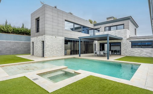 House in Montequinto, Dos Hermanas, Spain 1