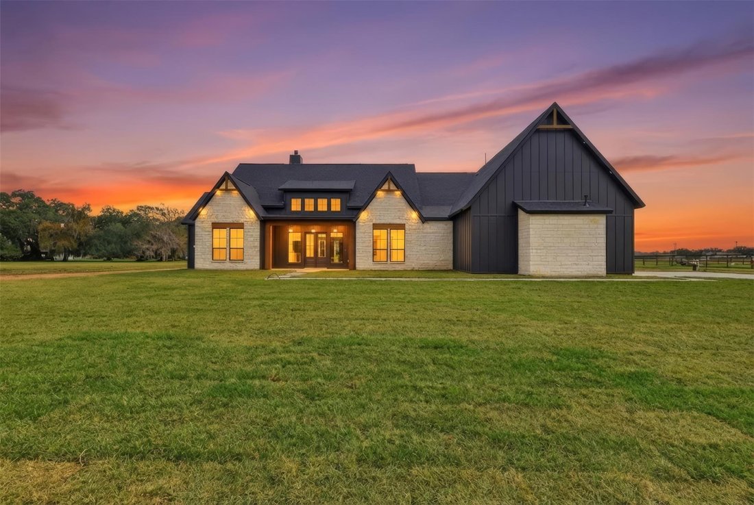 House in Angleton, Texas, United States 2 - 17286804