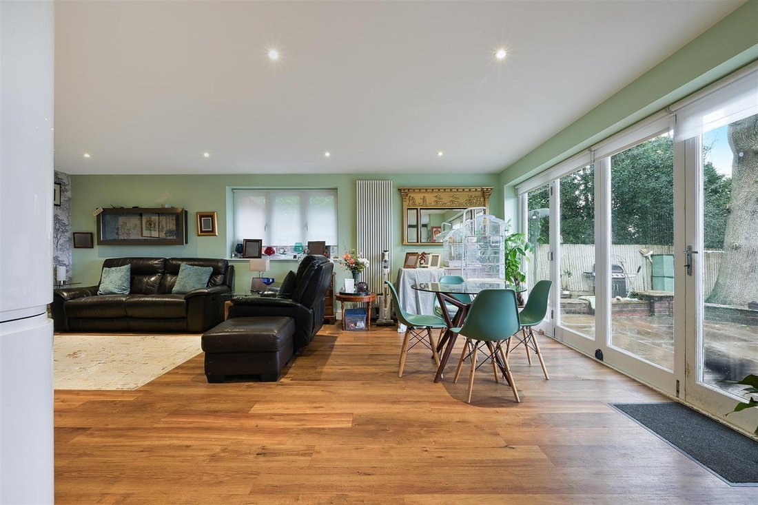 House in Coulsdon, London Borough of Croydon, England 3 - 17102065