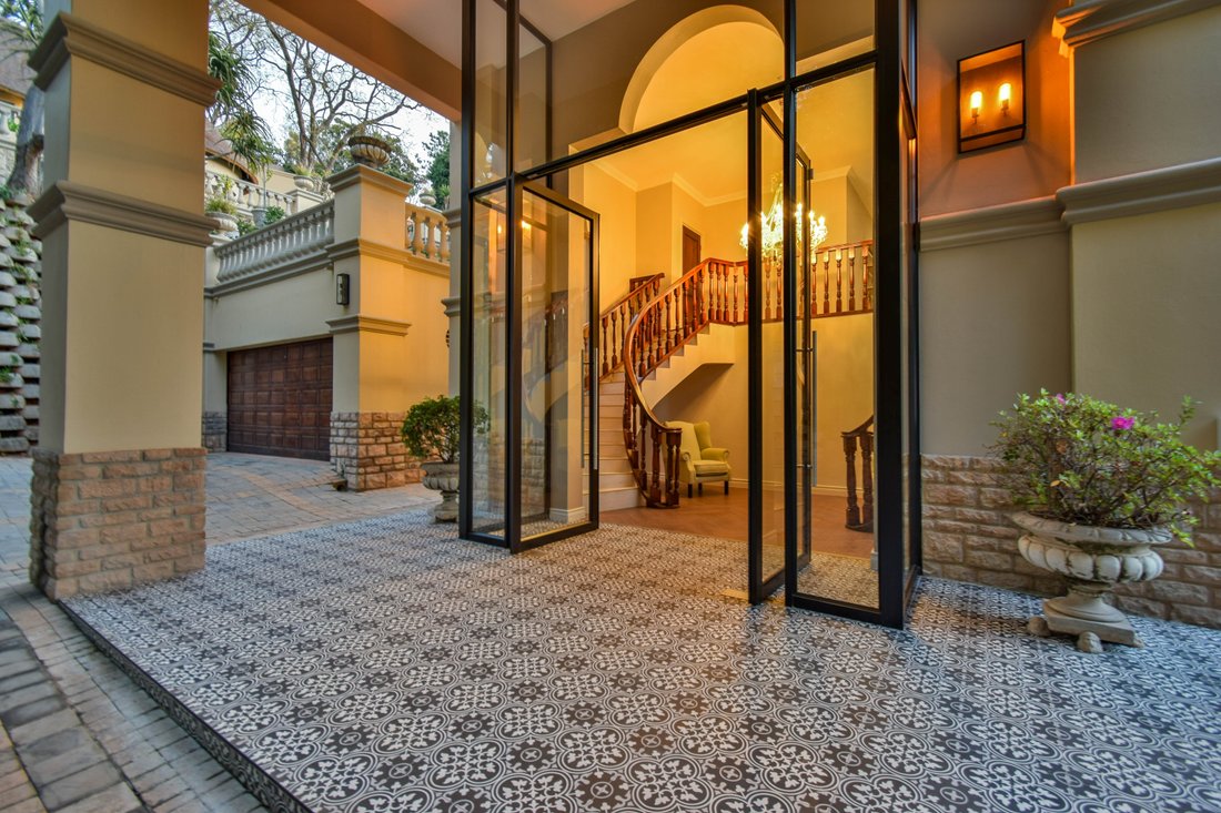 House in Waterkloof, Gauteng, South Africa 4 - 17287681