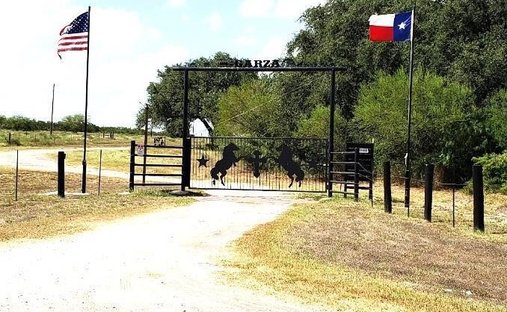 Farm Ranch in Normanna, Texas, United States 1