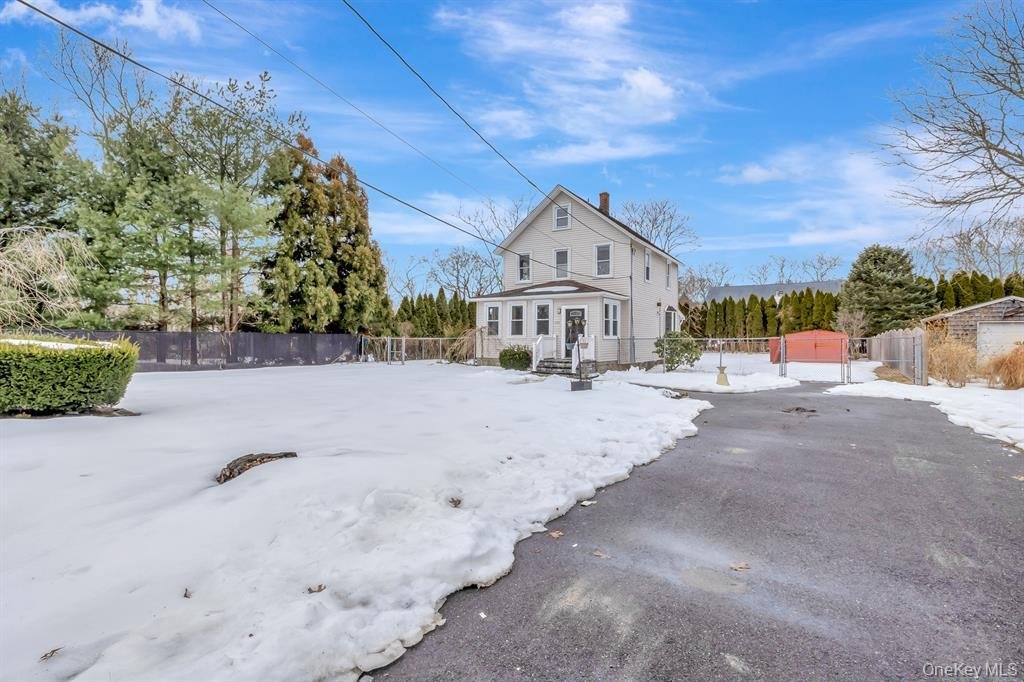 House in Medford, New York, United States 3 - 17287337