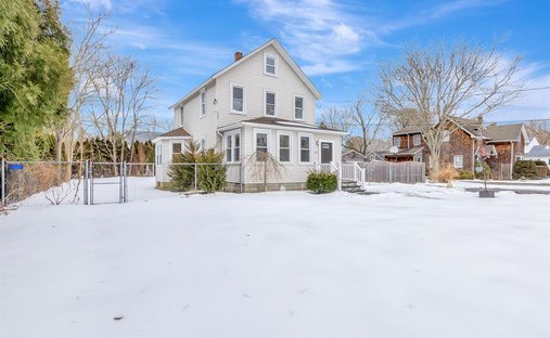 House in Medford, New York, United States 1