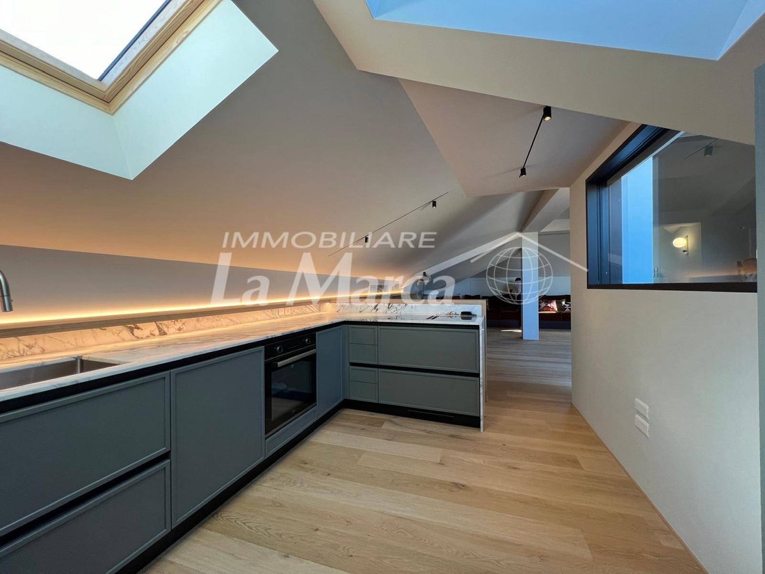 Penthouse in Cathedral - Piazza dei Signori, Treviso, Italy 3 - 17288467