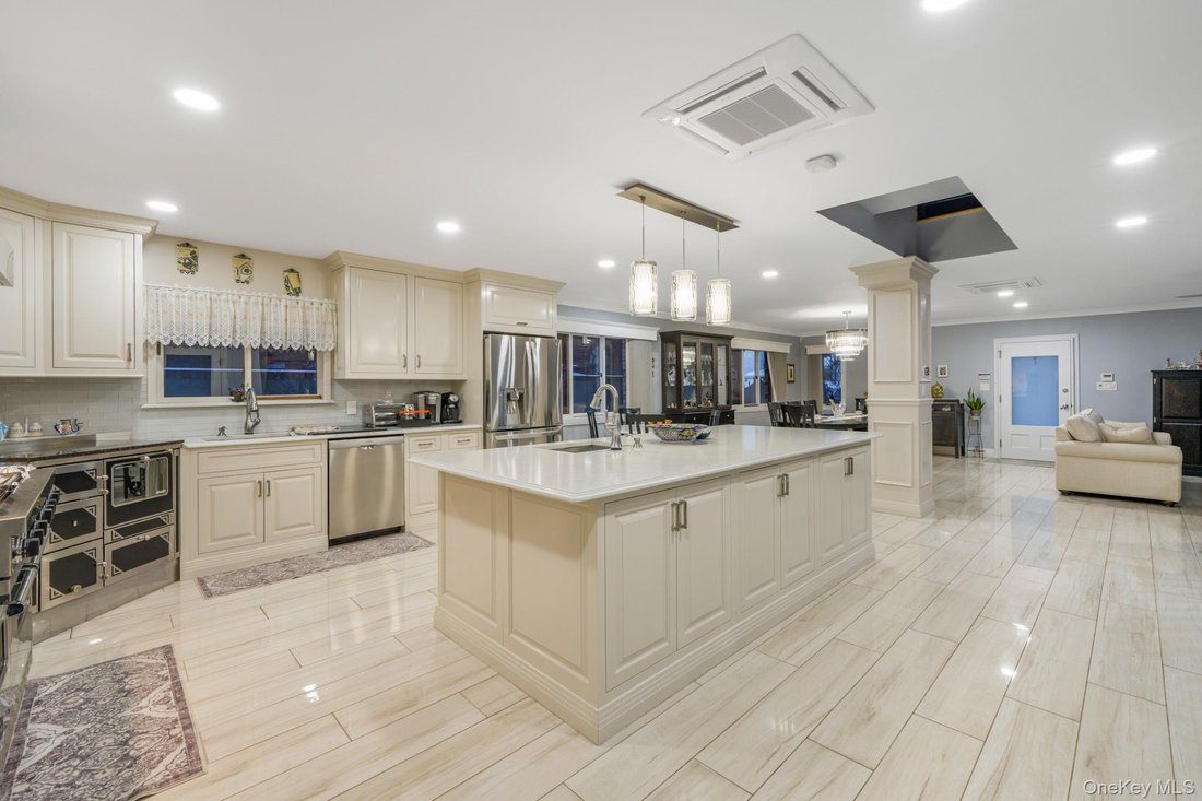 House in New York, New York, United States 4 - 17286710
