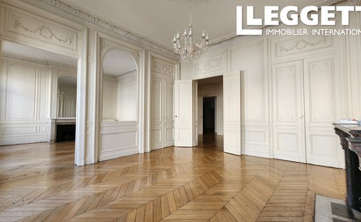 Appartement à Hôtel de Ville-Quinconce-Saint Seurin-Fondaudège, Bordeaux, France 1