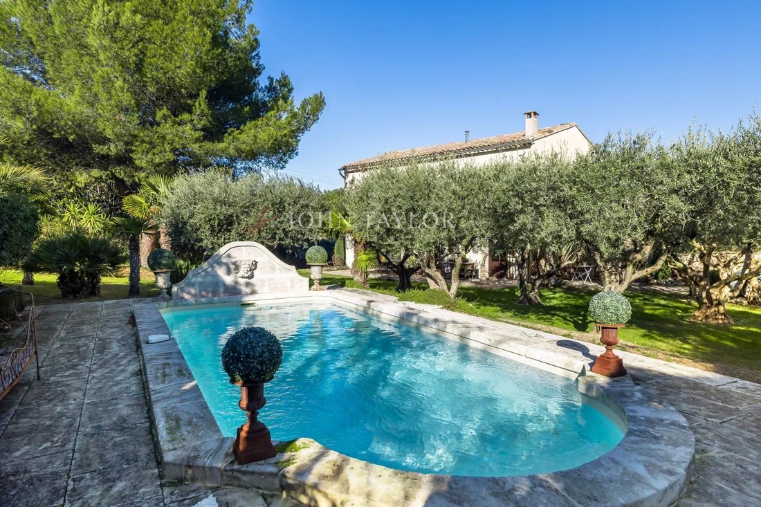 Estate in Cavaillon, Provence-Alpes-Côte d'Azur, France 3 - 13555730