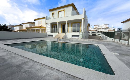 Villa in Olhos de Agua, Algarve, Portugal 1