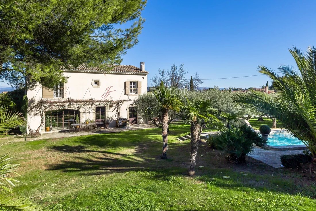 Estate in Cavaillon, Provence-Alpes-Côte d'Azur, France 1 - 13555730