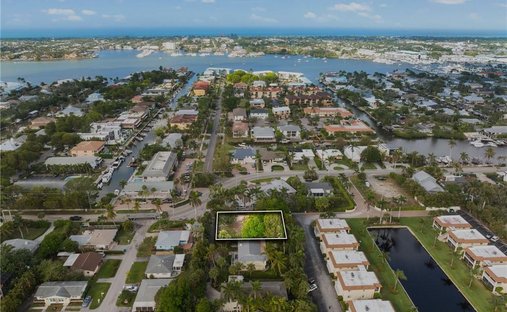 Land in Naples, Florida, United States 1