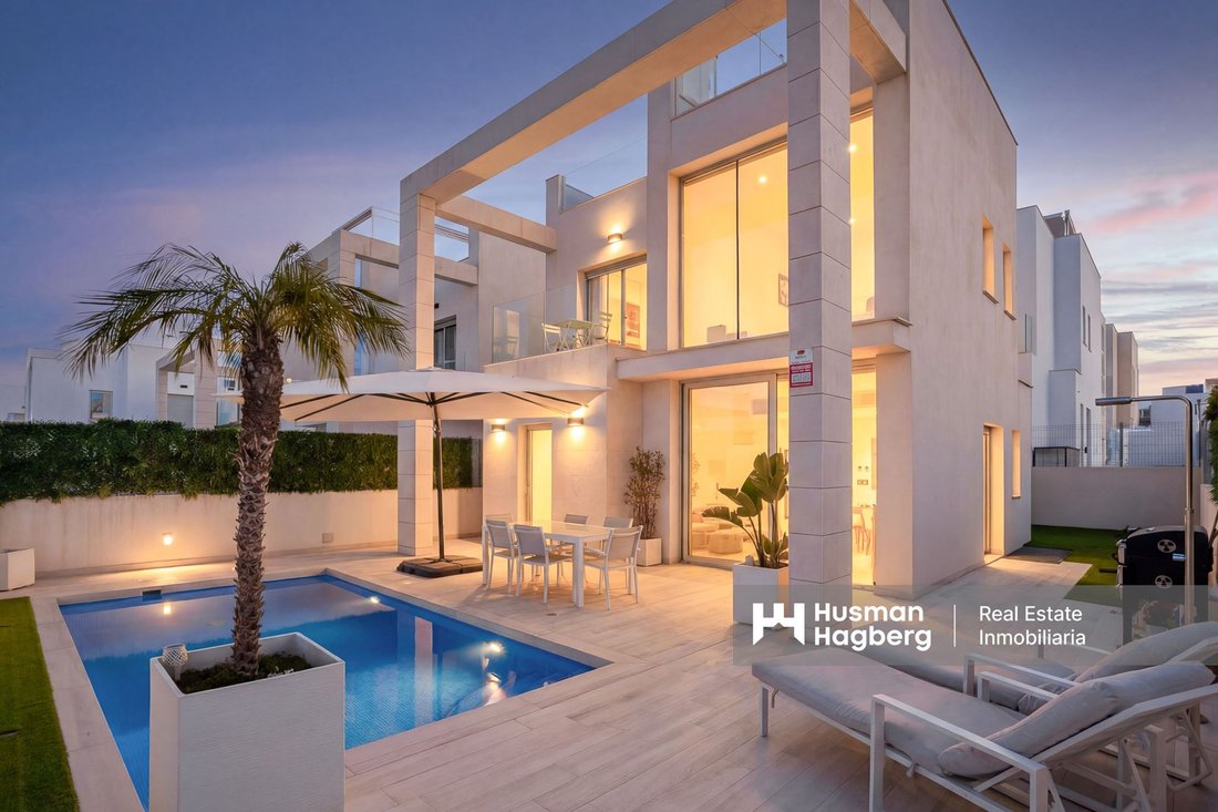Villa in Orihuela, Valencian Community, Spain 1 - 17287595