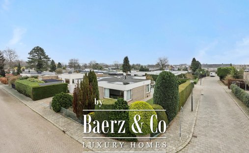 Bungalow in 's-Hertogenbosch, North Brabant, Netherlands 1