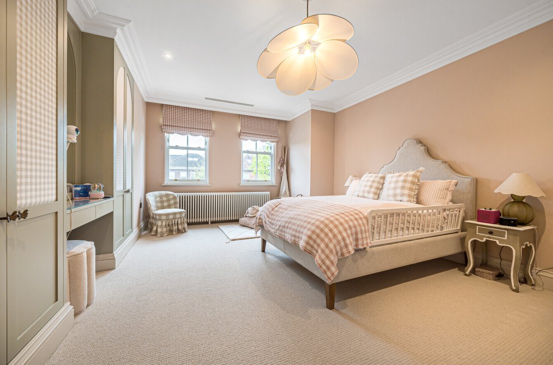 Townhouse in Mill Hill, Barnet, England 5 - 16825183