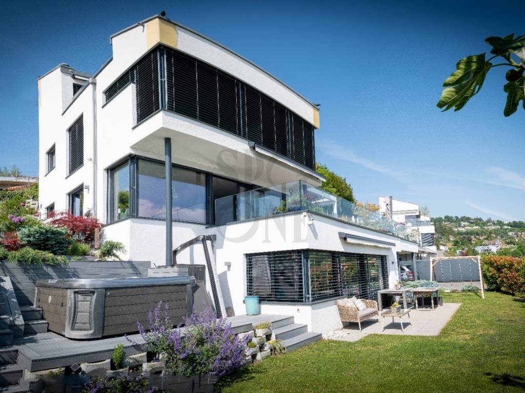 Architect Designed Villa With Panoramic View In The Heart Of Lavaux