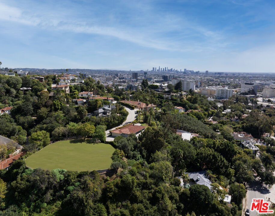 Land in Los Angeles, California, United States 2 - 17292087