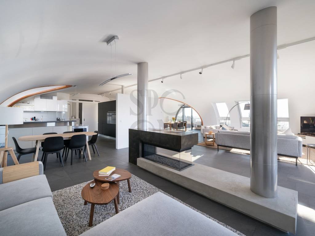 Luxury 6.5 Room Penthouse With Spectacular View