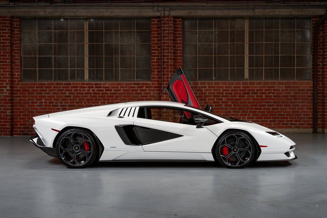 2022 Lamborghini Countach in Beverly Hills, CA, United States 2 - 15968783