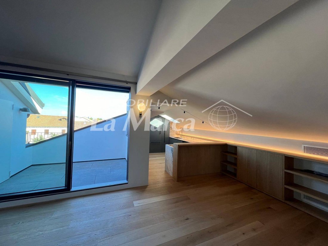 Penthouse in Cathedral - Piazza dei Signori, Treviso, Italy 1 - 17288467