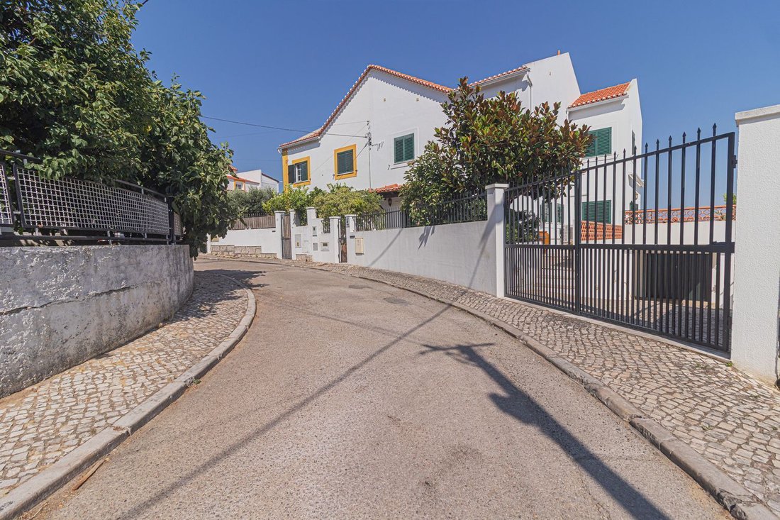 Villa in Almada, Cova da Piedade, Pragal e Cacilhas, Setubal, Portugal 1 - 17291134