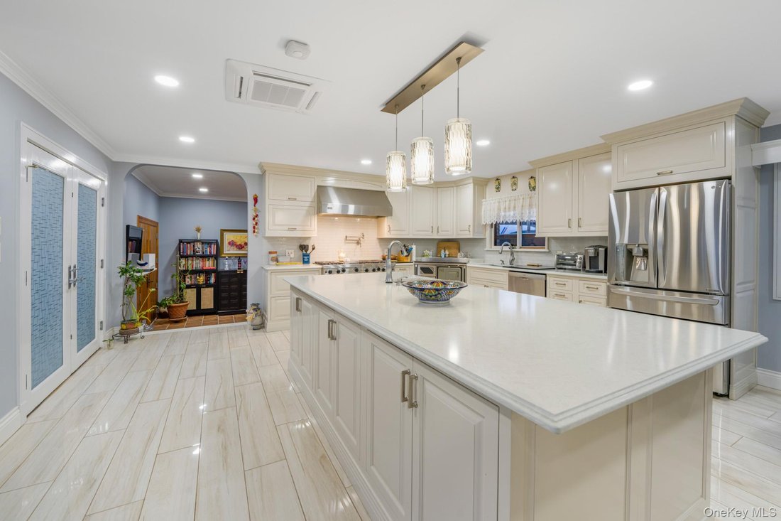 House in New York, New York, United States 5 - 17286710
