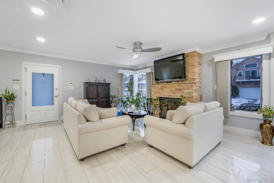 House in New York, New York, United States 2 - 17286710