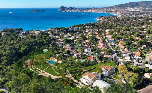 Apartment in La Roquebrussanne, Provence-Alpes-Côte d'Azur, France 1