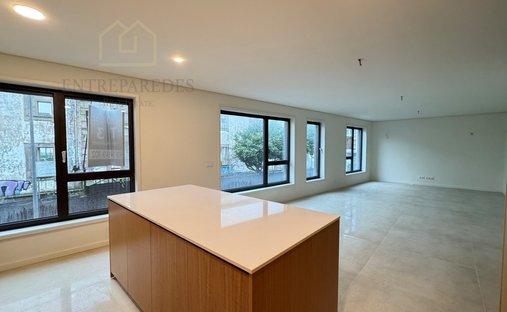 Apartment in Cedofeita, Santo Ildefonso, Se, Miragaia, Sao Nicolau e Vitoria, Porto District, Portugal 1